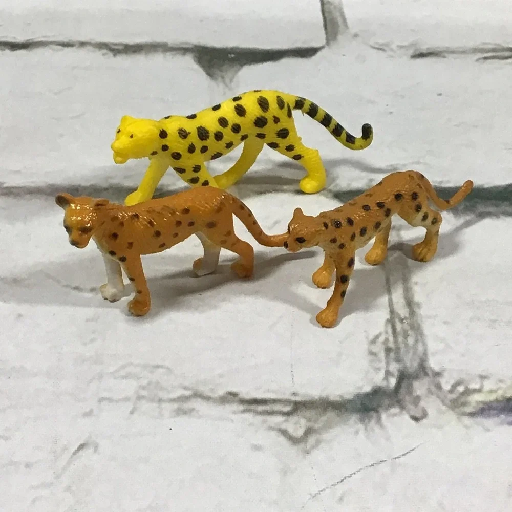 Tigers and Leopards Jungle Cats Lot‎ of 7 Toys Figures Animals Collectibles